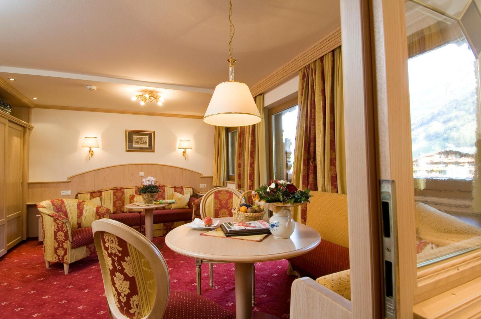 Alpenhotel Fernau Нойштіфт-ім-Штубайталь Екстер'єр фото