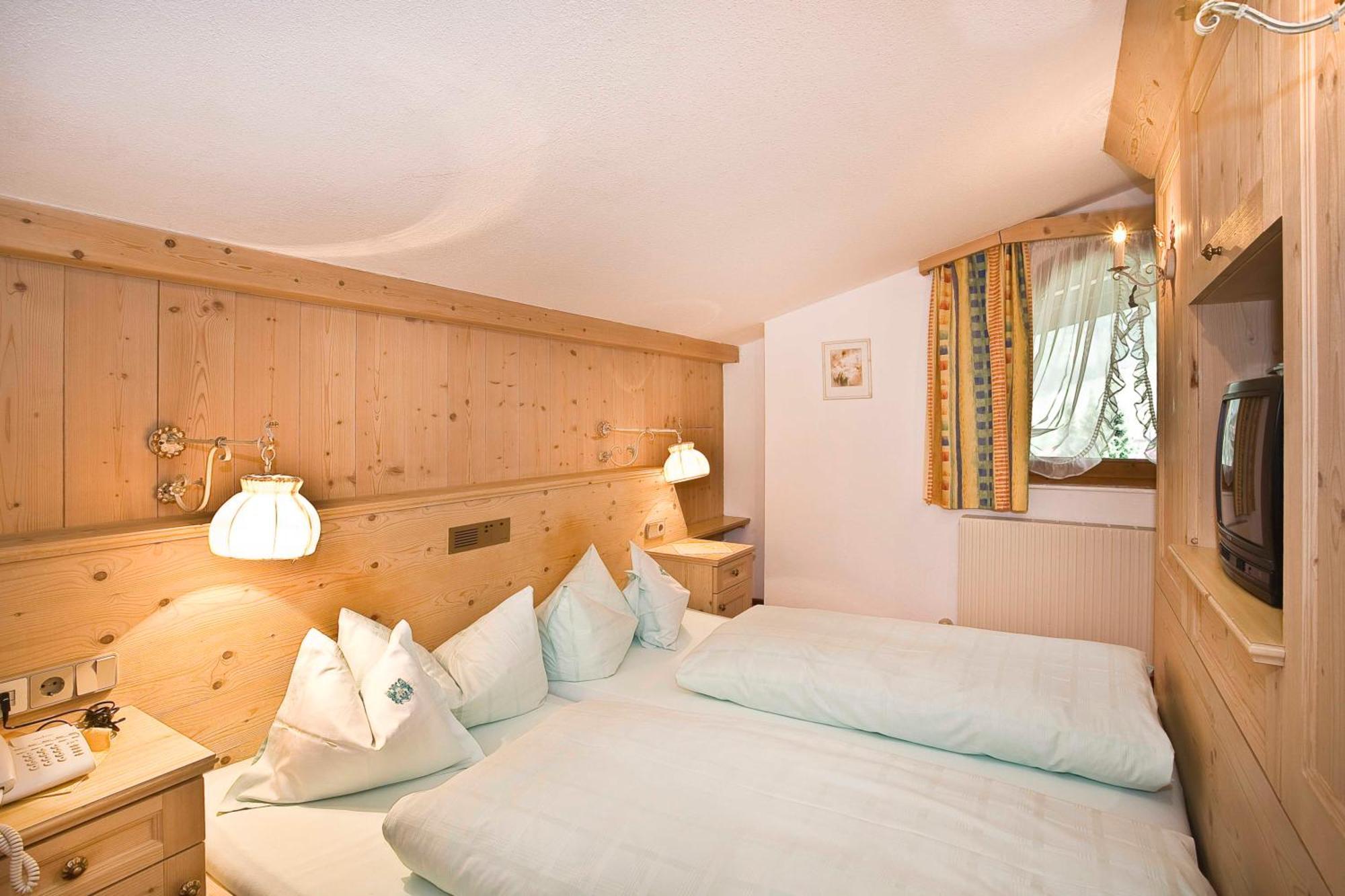 Alpenhotel Fernau Нойштіфт-ім-Штубайталь Екстер'єр фото
