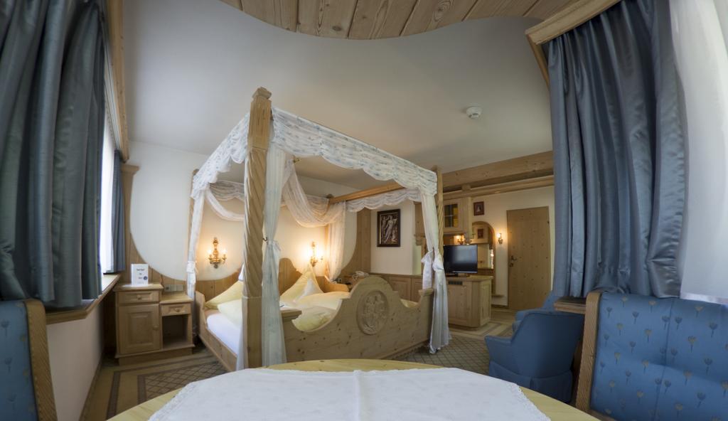 Alpenhotel Fernau Нойштіфт-ім-Штубайталь Екстер'єр фото