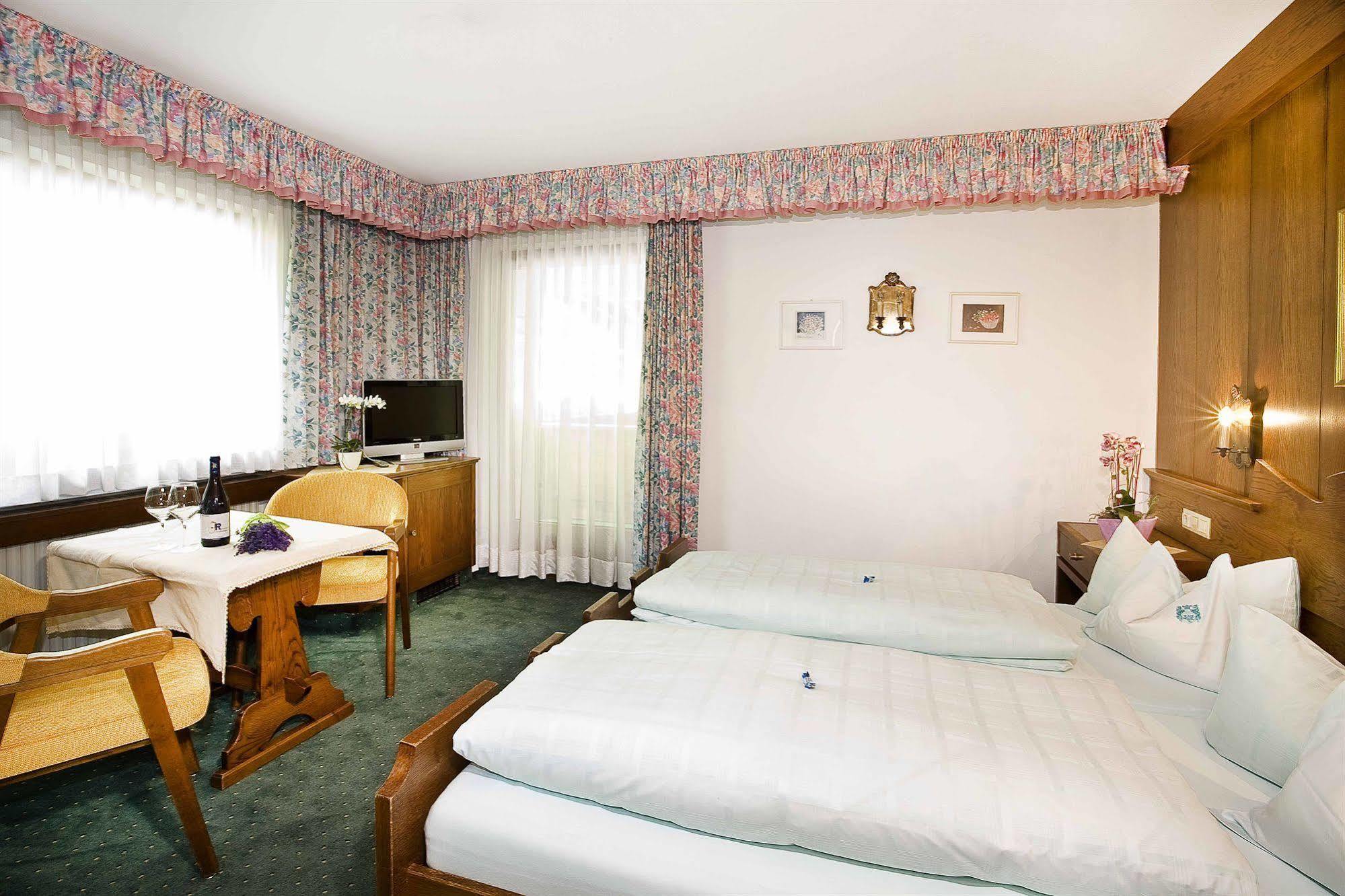 Alpenhotel Fernau Нойштіфт-ім-Штубайталь Екстер'єр фото