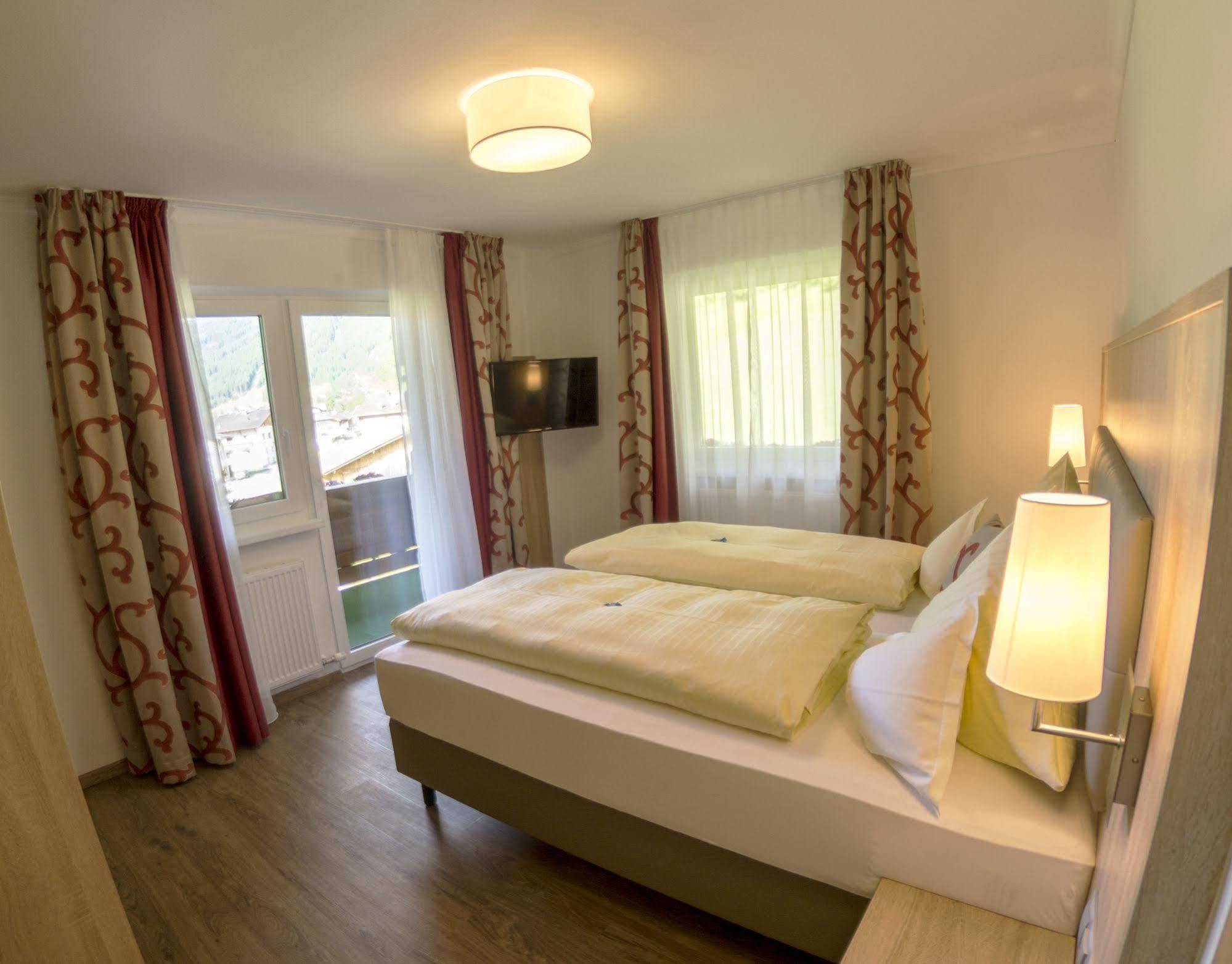 Alpenhotel Fernau Нойштіфт-ім-Штубайталь Екстер'єр фото